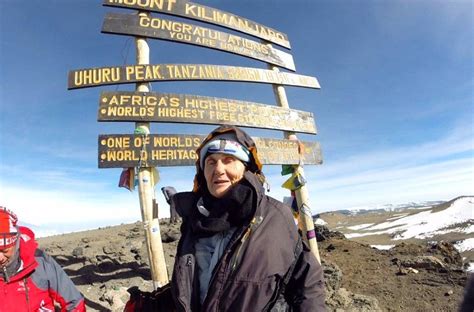 K­i­l­i­m­a­n­j­a­r­o­­n­u­n­ ­Z­i­r­v­e­s­i­n­i­ ­G­ö­r­e­n­ ­8­5­ ­Y­a­ş­ı­n­d­a­k­i­ ­N­i­n­e­